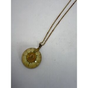 Vintage Pressed Flower Resin Necklace – Botanical Nature Inspired Jewelry